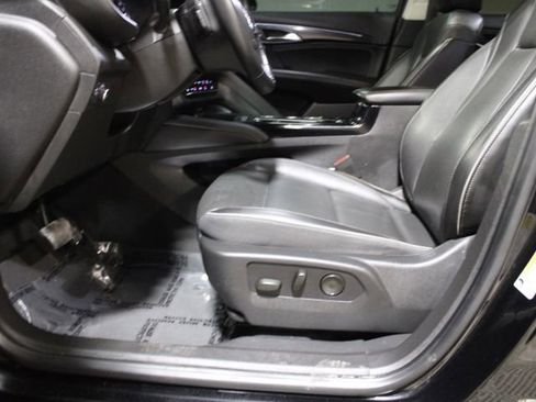 Used 2021 Buick Envision Essence w/ Sport Touring Package image 21