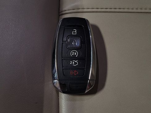 Used 2019 Lincoln MKZ Premiere FWD image 32