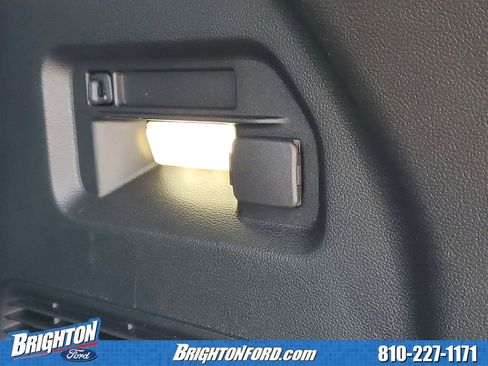 Used 2022 Ford Explorer XLT image 8