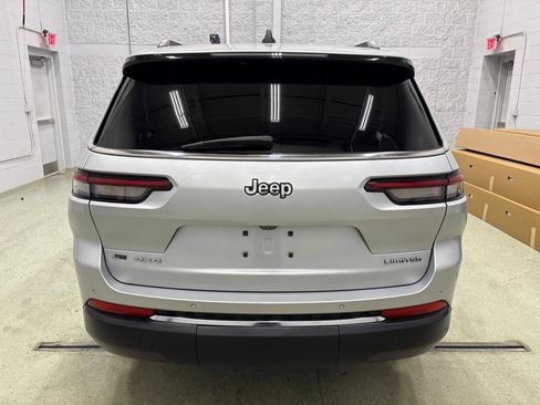 Used 2021 Jeep Grand Cherokee L Limited AWD/4WD image 5