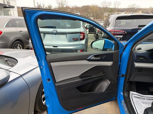 Used 2022 Volkswagen Taos SE w/ Panoramic Sunroof Package image 15