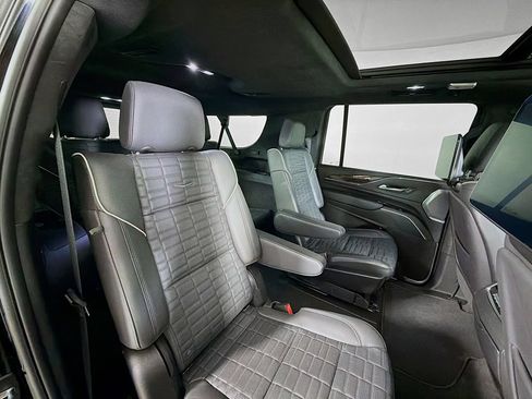 Certified 2024 Cadillac Escalade ESV Premium Luxury Platinum AWD/4WD image 27