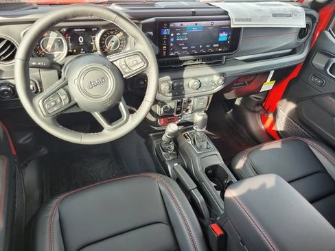 Used 2026 Jeep Wrangler Unlimited Rubicon AWD/4WD image 11