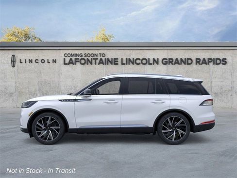 New 2026 Lincoln Aviator Reserve image 3