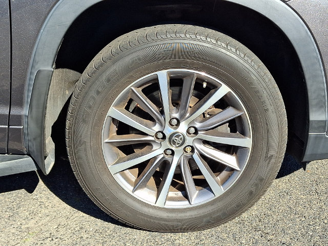 Certified 2018 Toyota Highlander XLE w/ Protection Package #3 AWD/4WD image 8