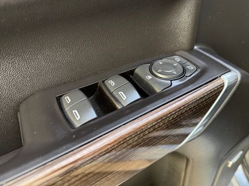 Used 2021 Chevrolet Silverado 1500 LT Trail Boss w/ Convenience Package II image 7