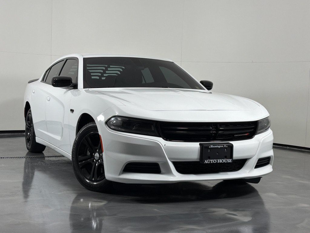 Used 2022 Dodge Charger SXT RWD image 2