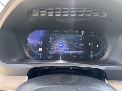 Used 2025 Volvo XC90 B6 Plus image 17