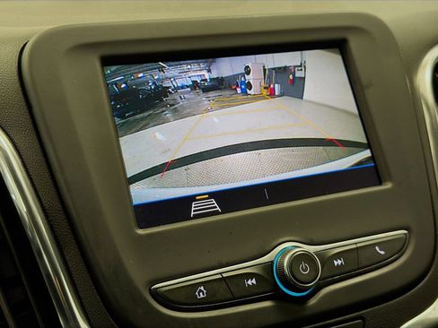 Used 2021 Chevrolet Equinox LT FWD image 15