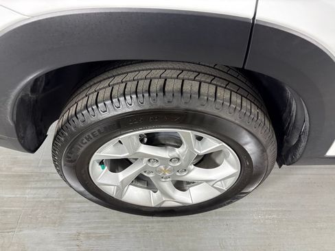 Used 2024 Chevrolet Trax LS w/ LS Convenience Package FWD image 10