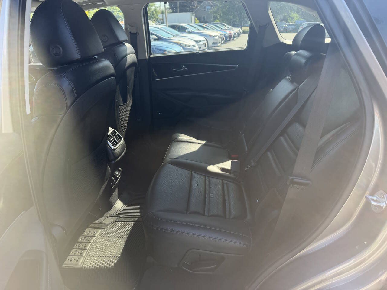 Used 2019 Kia Sorento EX w/ EX Touring Package AWD/4WD image 12
