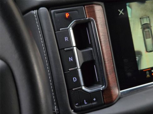 Used 2023 GMC Yukon Denali Ultimate AWD/4WD image 24