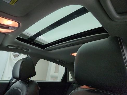 Used 2019 Hyundai Kona Limited image 11