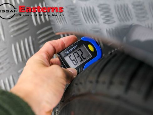 Used 2023 Nissan Maxima SV w/ Floor Mat Group image 28