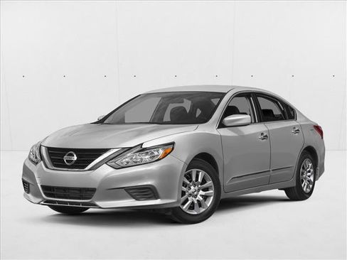 Used 2017 Nissan Altima 2.5 SV image 1