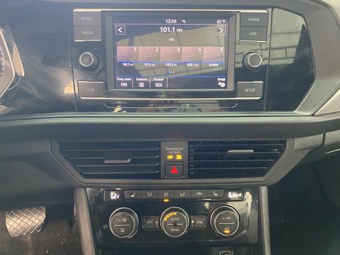Used 2019 Volkswagen Jetta R-Line FWD image 20