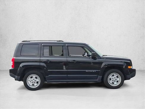 Used 2014 Jeep Patriot Sport w/ Power Value Group FWD image 4