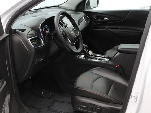 Used 2024 Chevrolet Equinox Premier image 18
