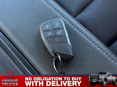Used 2025 Chevrolet Silverado 3500 LTZ AWD/4WD image 33