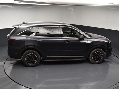 Certified 2025 Kia Sorento S w/ Panoramic Sunroof Package image 48