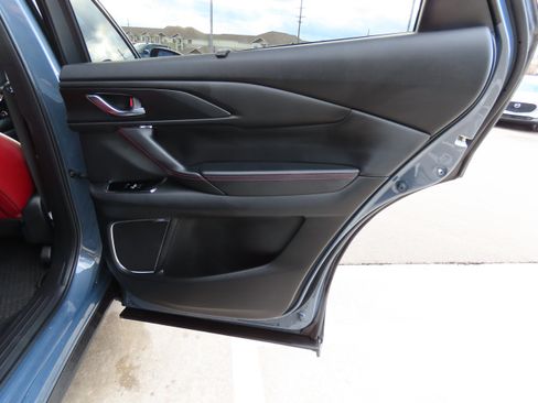 Used 2023 MAZDA CX-9 Carbon Edition image 12