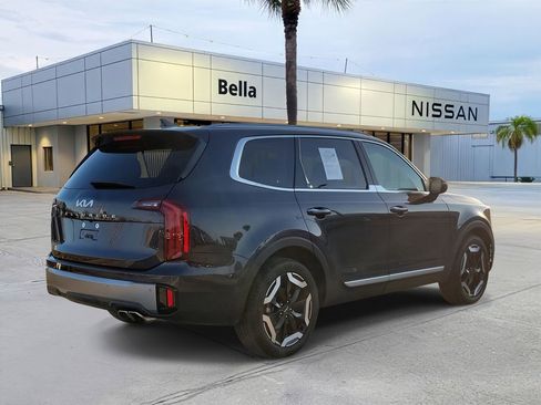 Used 2025 Kia Telluride S FWD image 5