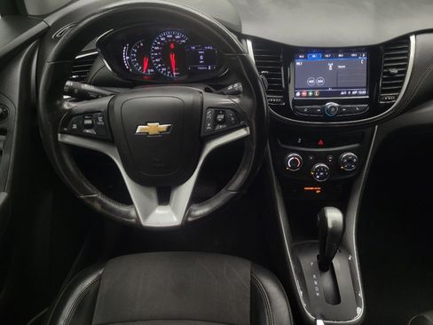 Used 2018 Chevrolet Trax LT w/ LT Convenience Package AWD/4WD image 22