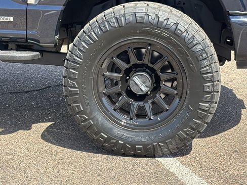 Used 2023 Ford F350 Platinum w/ Tremor Off-Road Package AWD/4WD image 12