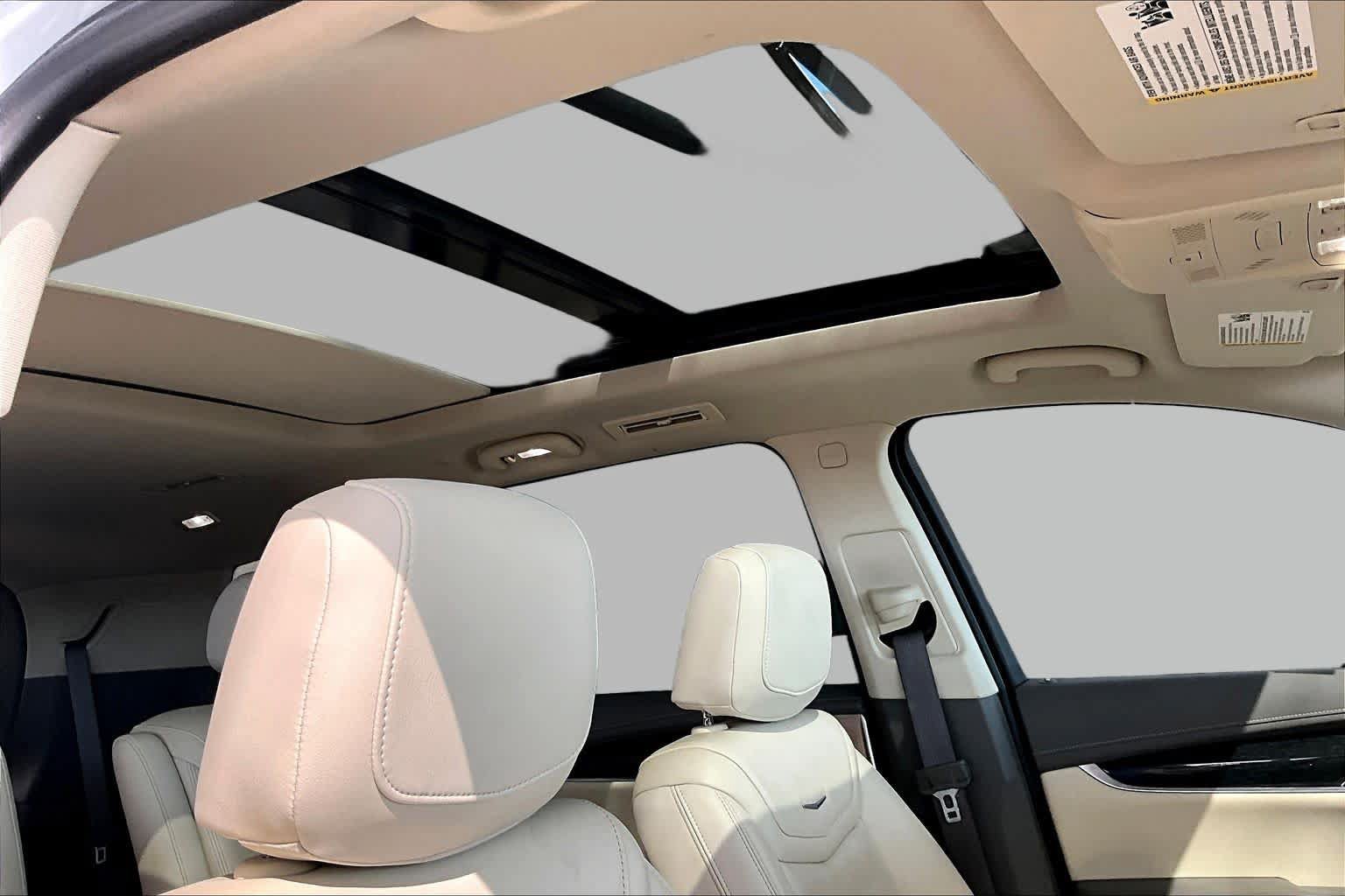 Used 2022 Cadillac XT6 Premium Luxury w/ Technology Package FWD image 13