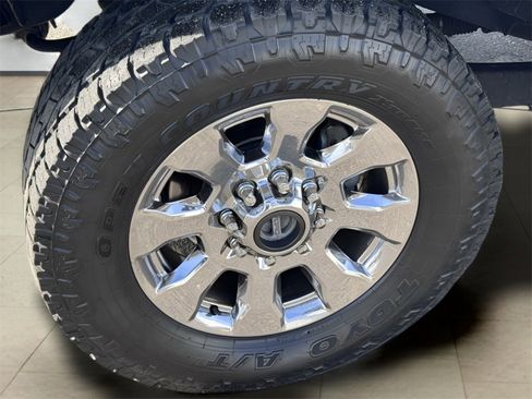 Used 2019 Ford F250 Lariat w/ Lariat Value Package image 22