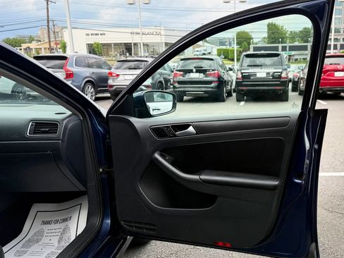 Used 2014 Volkswagen Jetta SE FWD image 30