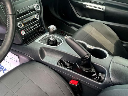Used 2021 Ford Mustang GT w/ Black Accent Package RWD image 17