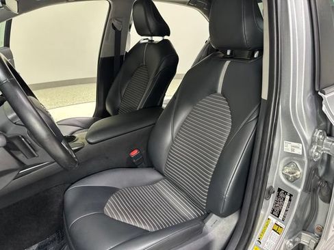 Used 2018 Toyota Camry SE w/ Moonroof Package FWD image 14