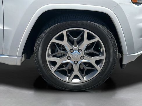 Used 2020 Jeep Grand Cherokee Overland AWD/4WD image 26