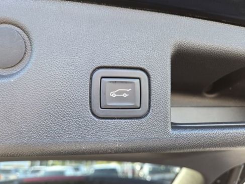 Certified 2023 Chevrolet Equinox RS image 9