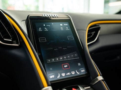 Used 2024 Ferrari Roma Spider image 26