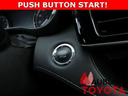 Certified 2023 Toyota Highlander XLE image 19