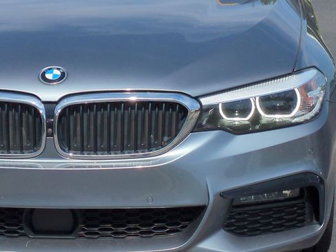 Used 2019 BMW 530i w/ M Sport Package image 6