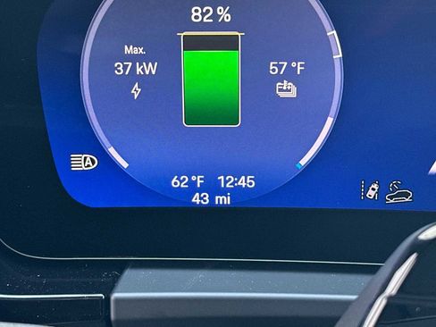 New 2026 Porsche Macan 4 Electric image 26