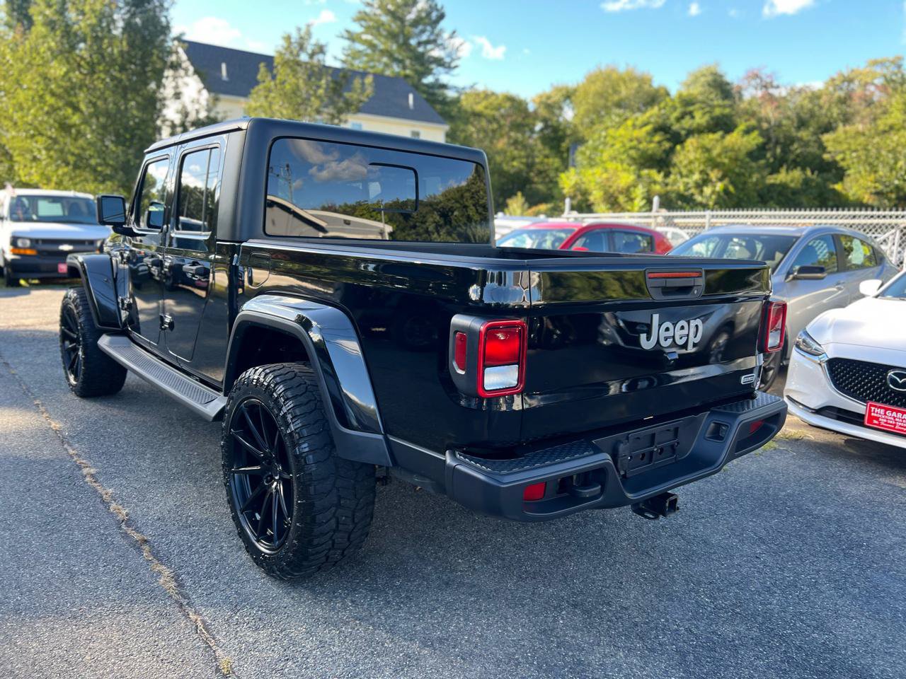 Used 2020 Jeep Gladiator Overland AWD/4WD image 3
