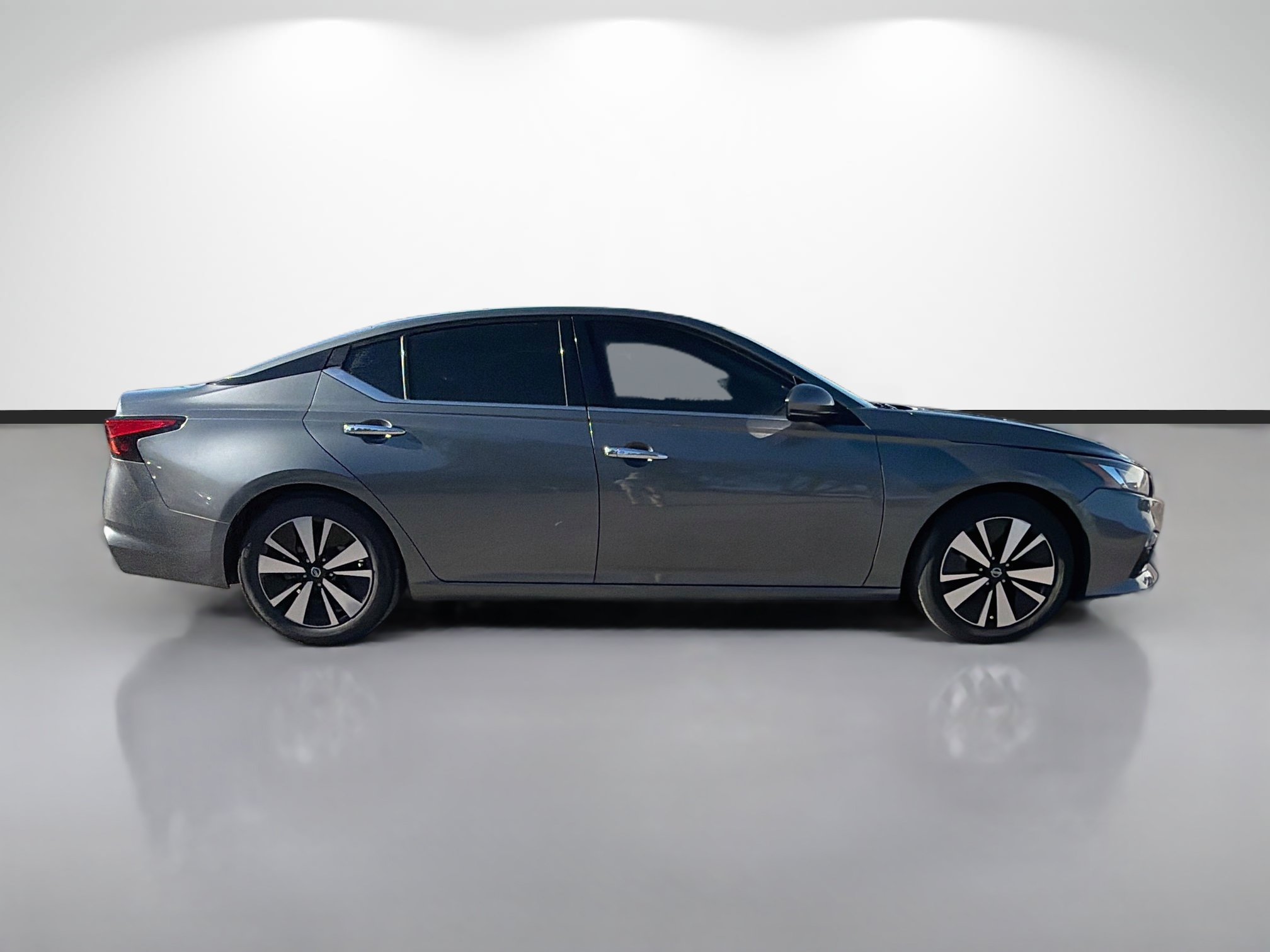 Used 2019 Nissan Altima 2.5 SL FWD image 2
