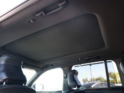 Used 2023 Jeep Grand Cherokee Overland w/ Advanced Protech Group III AWD/4WD image 33