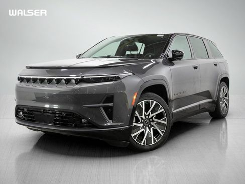 Used 2019 Jeep Grand Cherokee Laredo AWD/4WD image 1