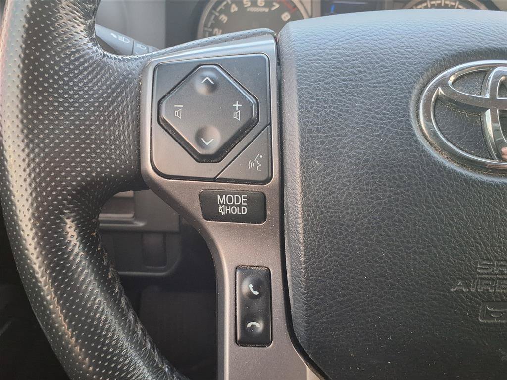 Used 2017 Toyota Tacoma SR5 w/ Tow Package RWD image 13