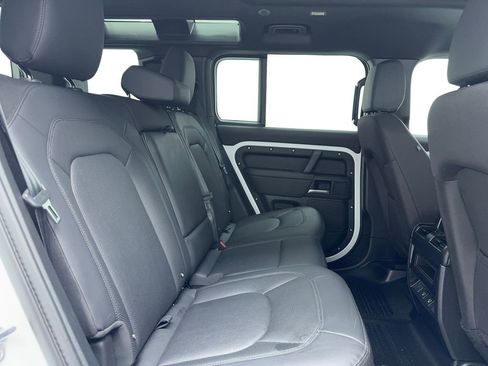 Used 2025 Land Rover Defender 110 S image 37