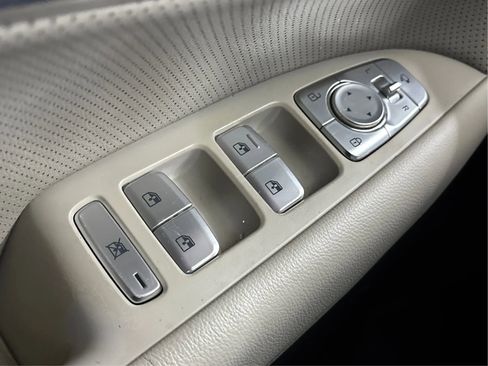 Used 2019 Genesis G70 2.0T Advanced w/ Elite Package image 43