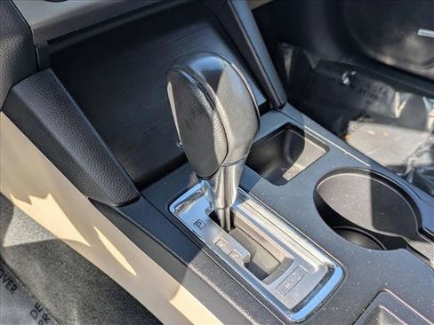 Used 2016 Subaru Outback 2.5i Limited image 11