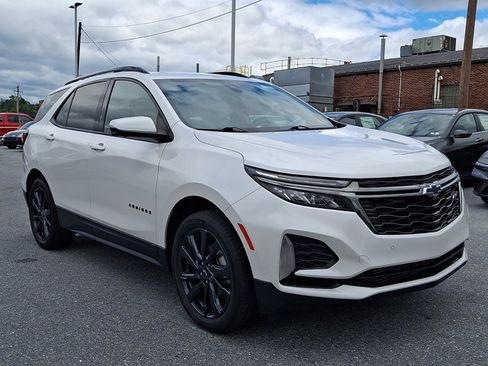 Used 2022 Chevrolet Equinox RS w/ RS Leather Package AWD/4WD image 3