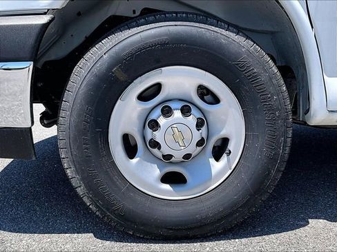 New 2025 Chevrolet Express 2500 w/ Enhanced Convenience Package RWD image 7