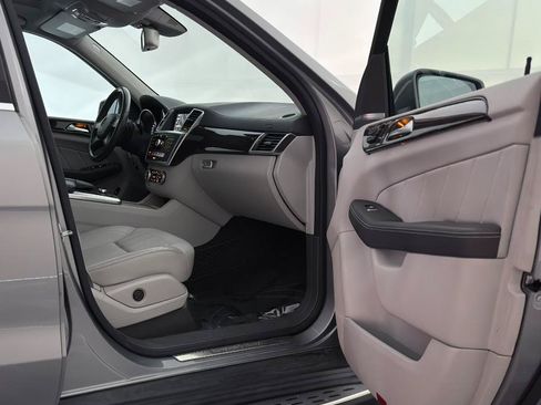 Used 2015 Mercedes-Benz GL 450 4MATIC image 25